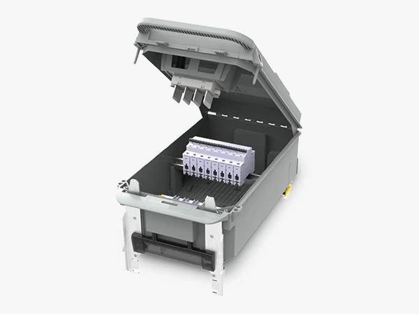 Plug-in enclosure with circuit breaker protection on sandwich busway
